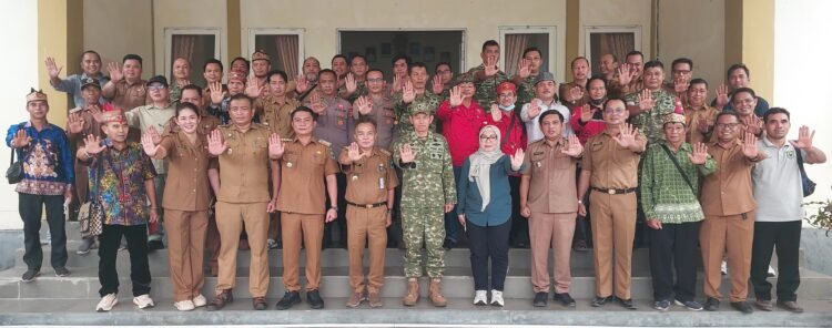 TIM PENYULUH KARHUTLA MABESAD SOSIALISASIKAN PENCEGAHAN KARHUTLA DI KECAMATAN TIMPAH