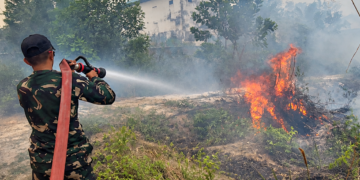 TIM SATGAS KARHUTLA KODAM XXII/TB TERUS LAKUKAN PENDINGINAN DI JALAN G.OBOS XXIII KELURAHAN JEKAN RAYA