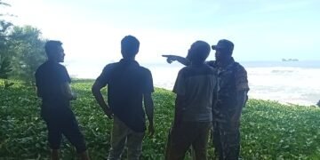 Dari Patroli Pesisir, Babinsa Setia Bakti Petakan Potensi Risiko di Perairan Lhok Gelumpang