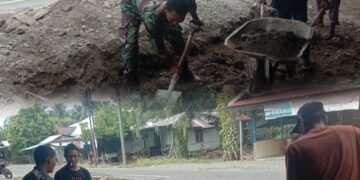 Warga Pucok Long Apresiasi Babinsa yang Ikut Bekerja dalam Pembangunan Rumah