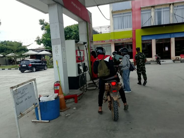 Pemantauan SPBU Alue Piet Jadi Bagian Pembinaan Wilayah Koramil 05/Panga