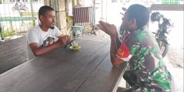 Babinsa Kodim 0114/Aceh Jaya Bangun Komunikasi dan Kebersamaan Bersama Warga Teunom