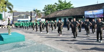 Senam Bersama Jadi Momentum Danrem 083 Pererat Komunikasi dengan Keluarga Besar Kodim Jember