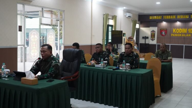 PANGDAM XXII/TAMBUN BUNGAI PIMPIN VICON EVALUASI KARHUTLA BERSAMA JAJARAN KODAM DAN FORKOPIMDA