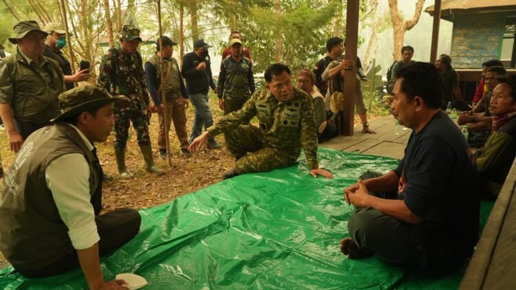 PANGDAM XXII/TB IKUTI RAPAT TERBATAS BERSAMA MENTERI KEHUTANAN RI, PERCEPATAN PENANGANAN KARHUTLA DI TAMAN NASIONAL TANJUNG PUTING.
