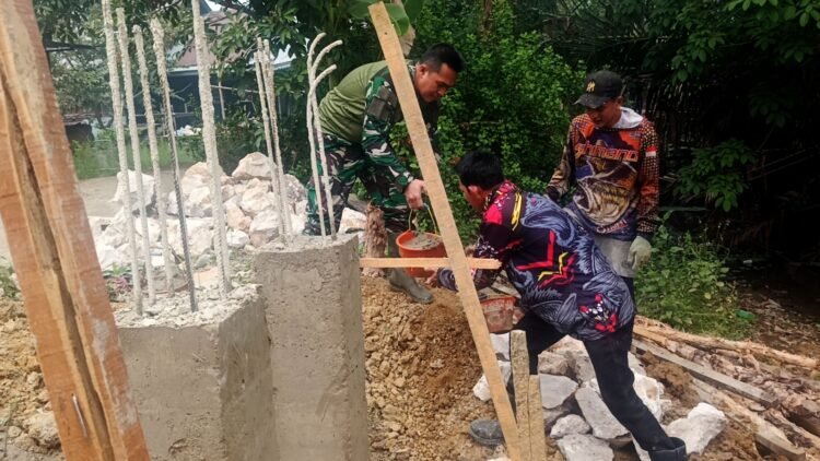 Kemanunggalan TNI-Rakyat Terlihat Dalam Pembangunan Jembatan Garuda di Simpur