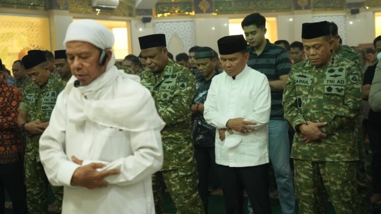 KODAM XXII/TB GELAR SHOLAT ISTISQA, PERKUAT DOA DAN KOMITMEN PENCEGAHAN KARHUTLA