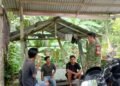 Babinsa Koramil 02/Simeulue Tengah Pererat Hubungan dengan Petani Desa Kampung Air