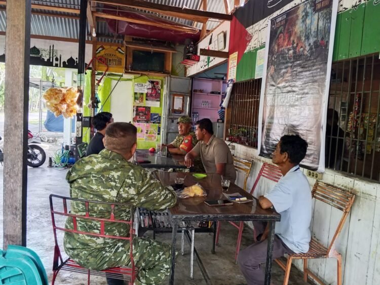 Babinsa dan Masyarakat Perkuat Langkah Pencegahan Karhutla di Aceh Jaya